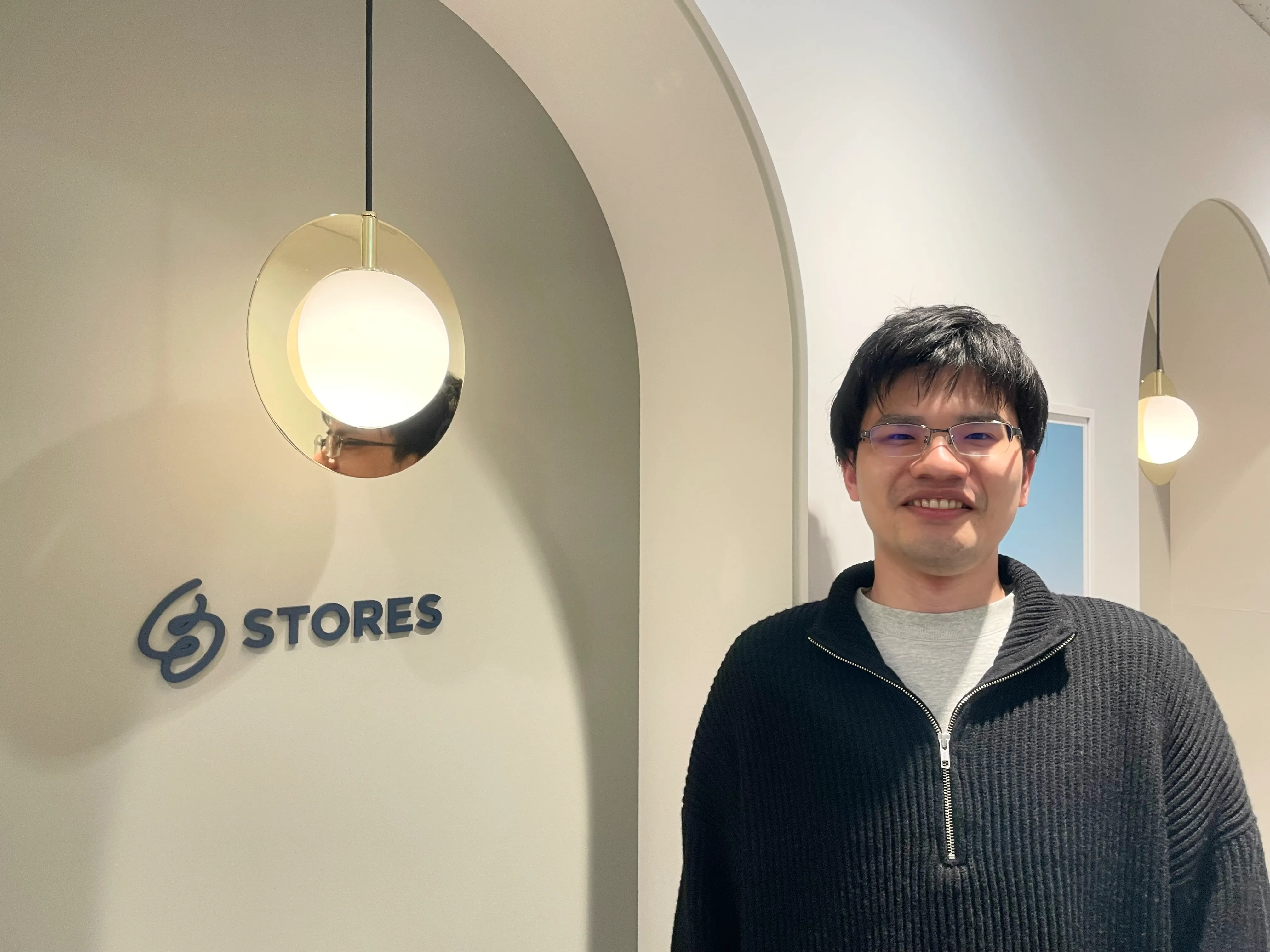 STORES 株式会社｜API連携で運用コストが激減 安否確認業務を自動化